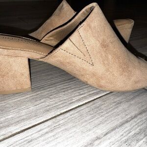 Elegant Tan Suede Women's Mules